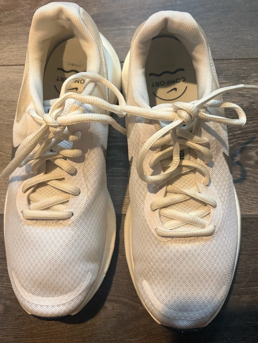 Nike Revolution 7 Womens 7.5 White Sail Metallic Silver Running Shoes FB2208-101